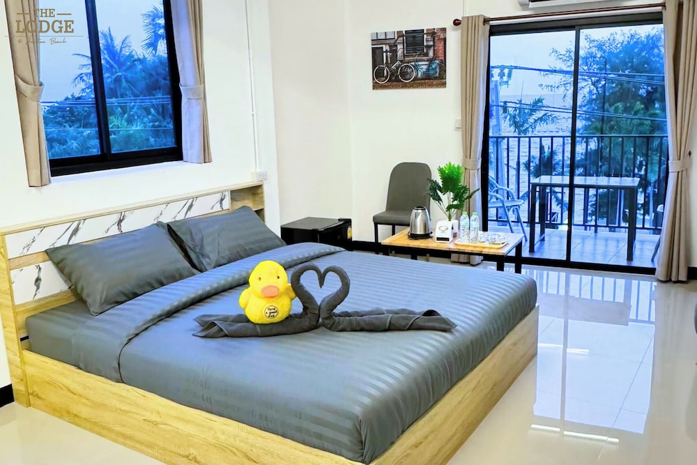 Deluxe Room, Balcony, Sea View - Photo 11