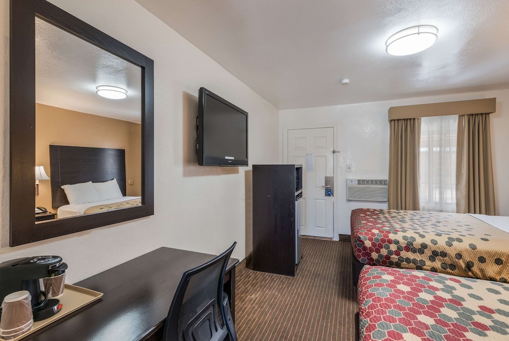 Standard Double Room, 2 Double Beds, Non Smoking - Photo 10