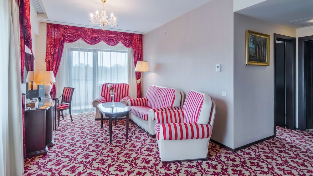 Royal Suite, 1 King Bed photo 1