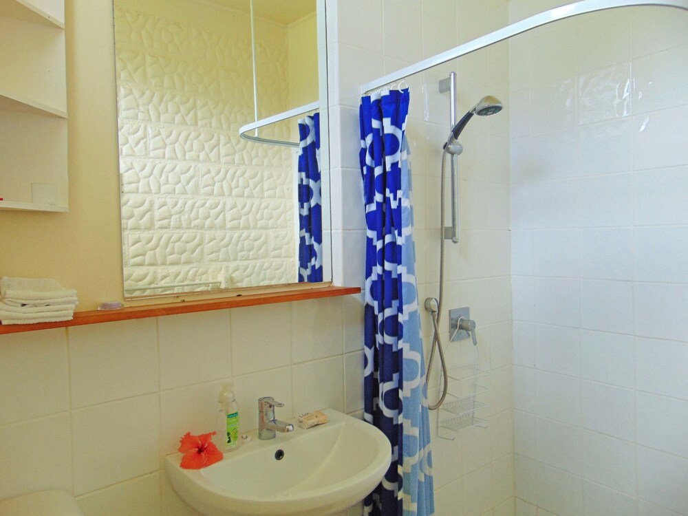 Basic House, 2 Bedrooms, Beachfront photo 3