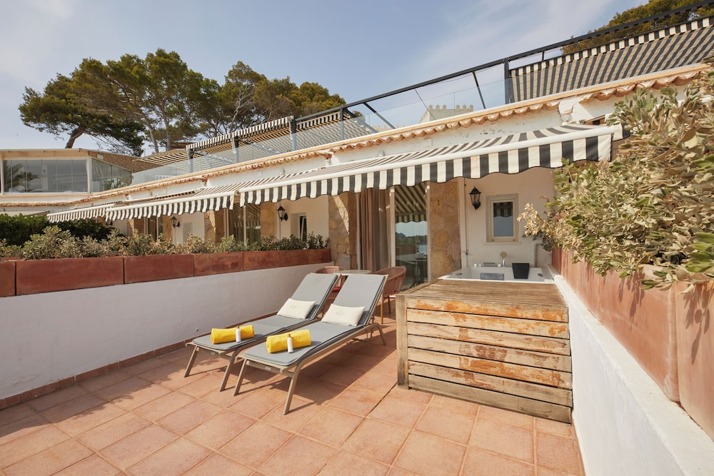 Junior Suite, Hot Tub, Sea View (Terrace, Preferred Club) thumbnail 5
