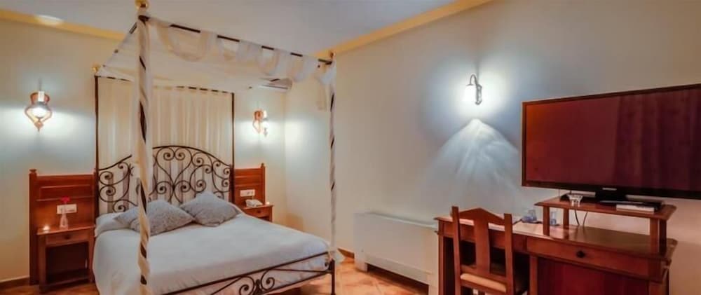 Basic Double Room photo 3