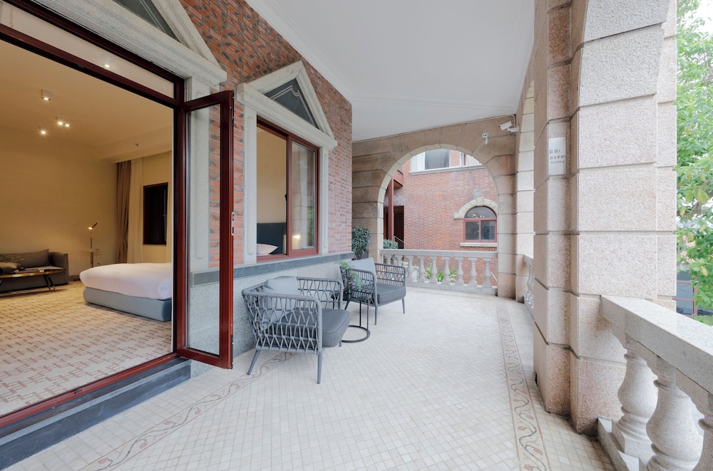 Superior Double Room, Balcony, Courtyard View