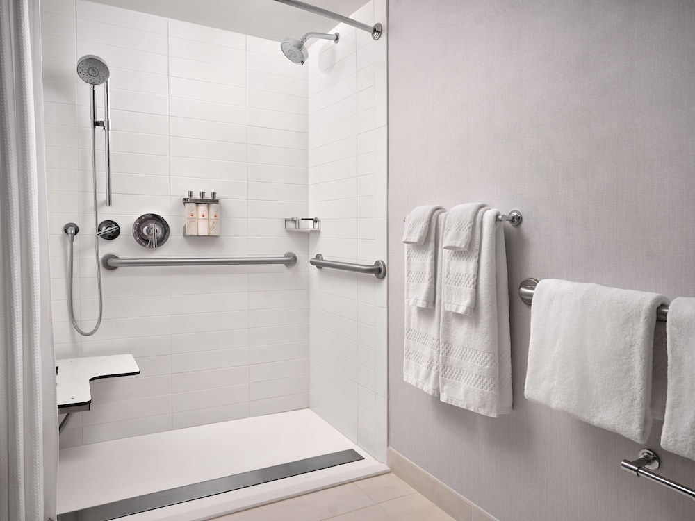 Cabana 1 King Mobility Access Roll-in Shower - Photo 2