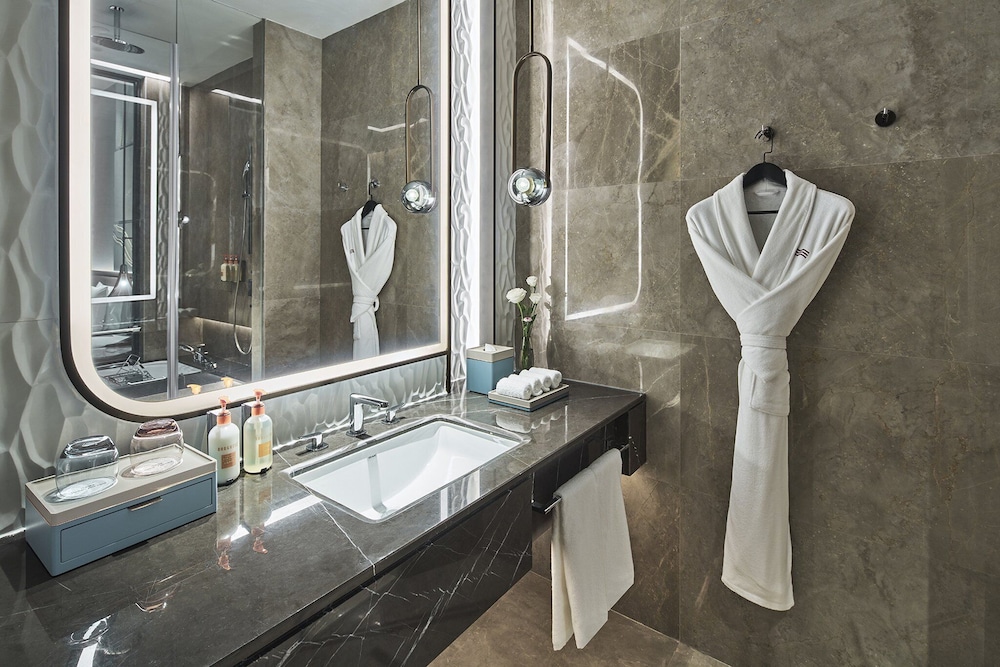 Premium Room, 2 Double Beds, Courtyard View photo 3