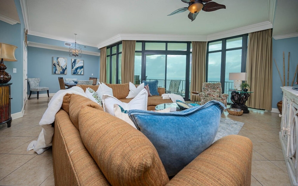 Condo, 3 Bedrooms