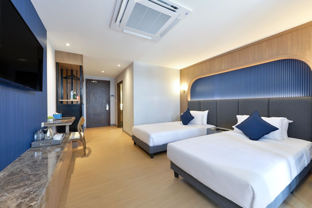 Executive Room - Photo 9