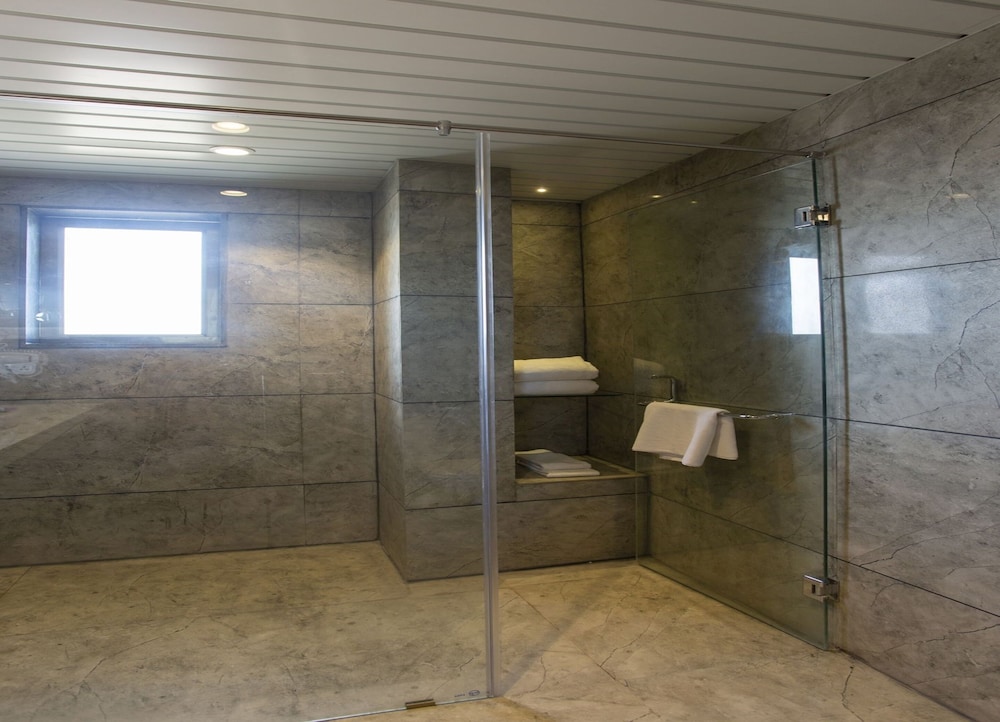 Premier Room, 1 Double Bed - Photo 32