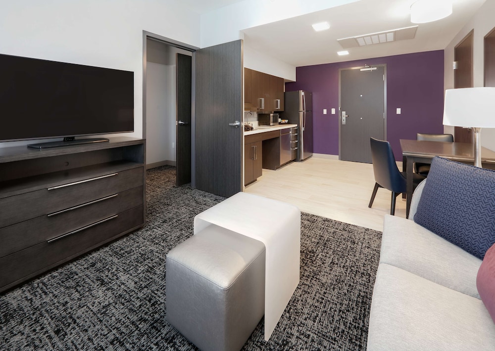Suite, 2 Queen Beds, Accessible, Bathtub - Photo 4