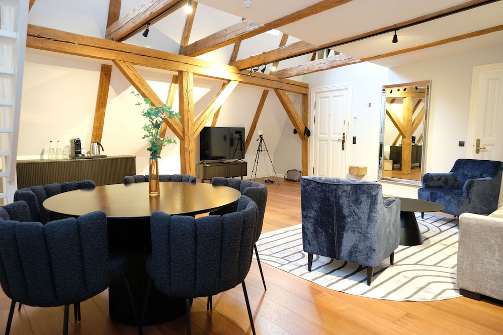Senior Loft