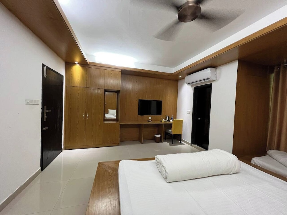 Premium Twin Room photo 2