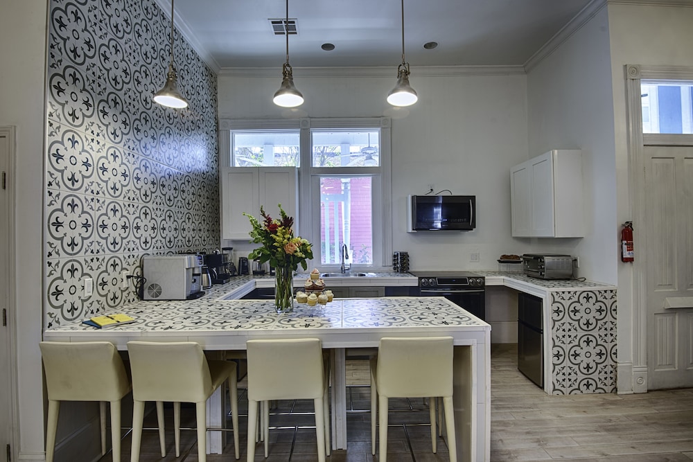 Best Location 7BR Next to FR Quarter! By YouRent, Foto 20