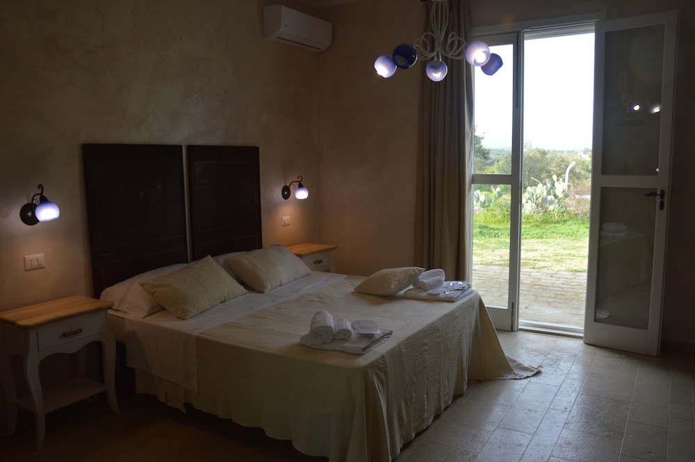 Standard Triple Room (Rosina)