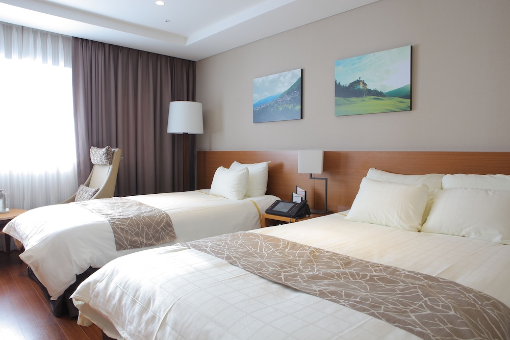 [Dragon Valley Hotel] Deluxe Family Twin - Photo 6