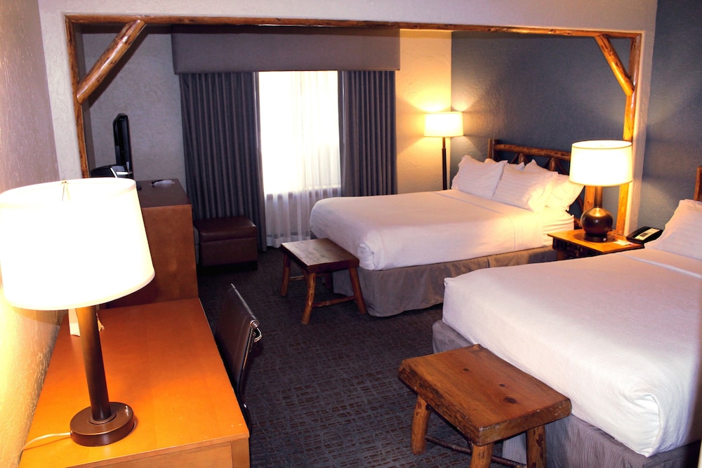 Standard Room, 2 Queen Beds, Accessible (Communications, Backside View) photo 3