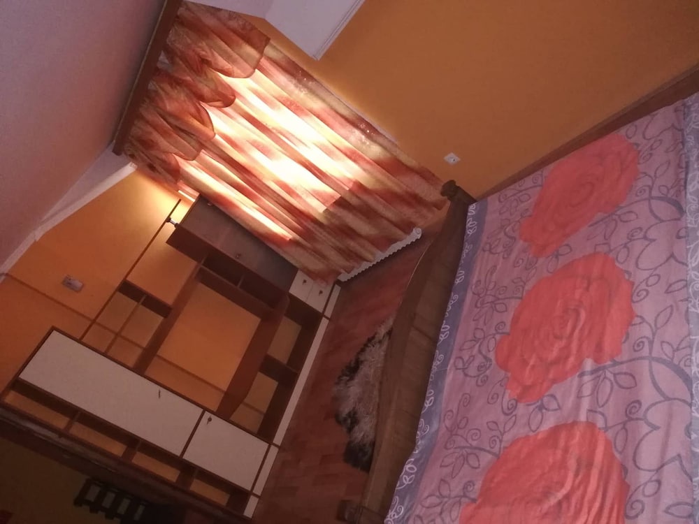 Quintuple Room