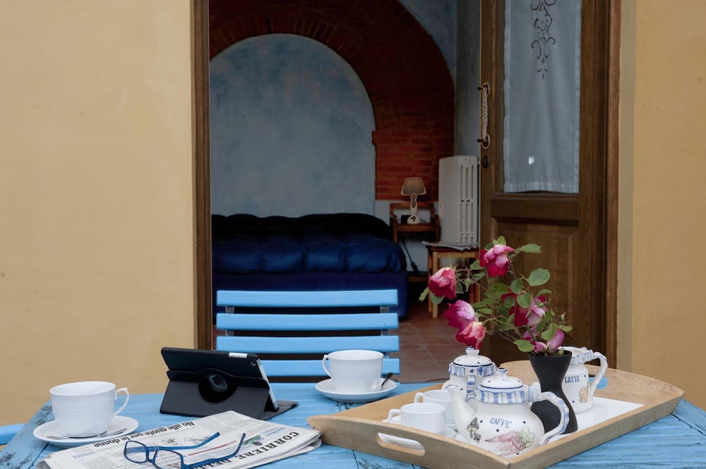 Classic Apartment, 1 Bedroom, Courtyard View photo 1