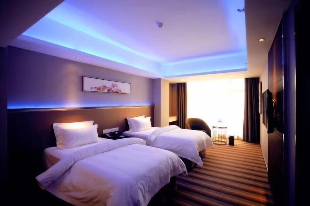 Twin Room (Extreme Sassy)