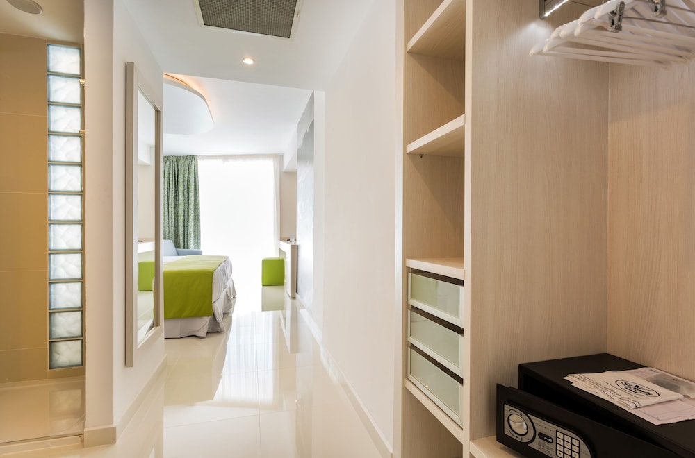 Double Room, Terrace (Elevate Upper Level)
