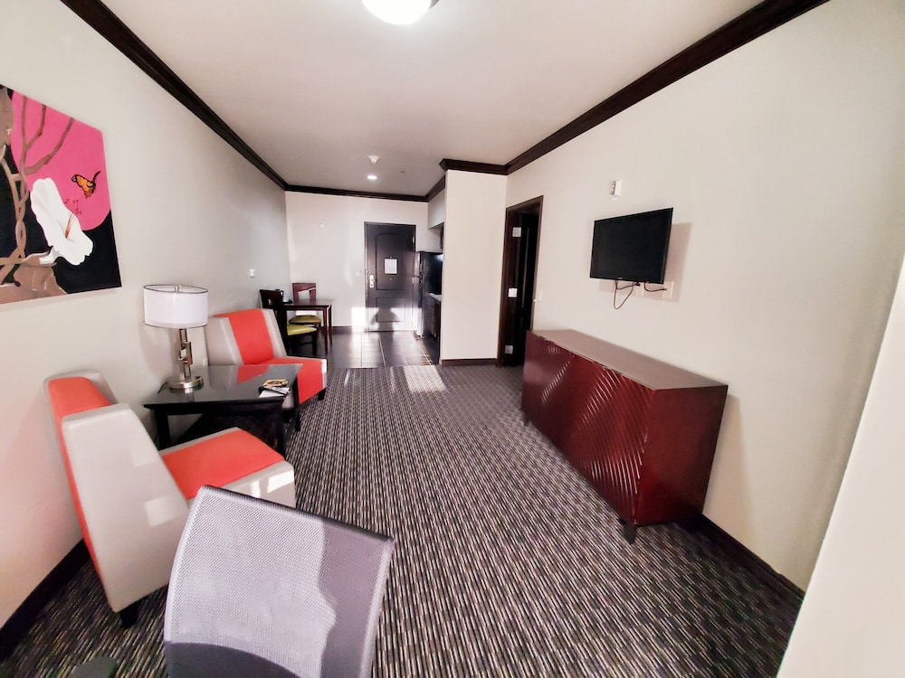 Suite, 2 Queen Beds, Accessible, Non Smoking (Roll-In Shower) - Photo 3