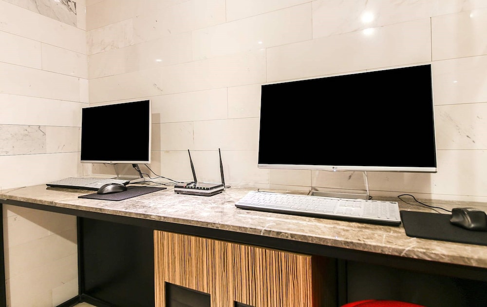 Suite - Photo 2
