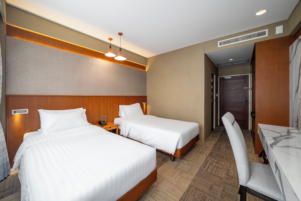 Deluxe Twin Room, City View photo 2