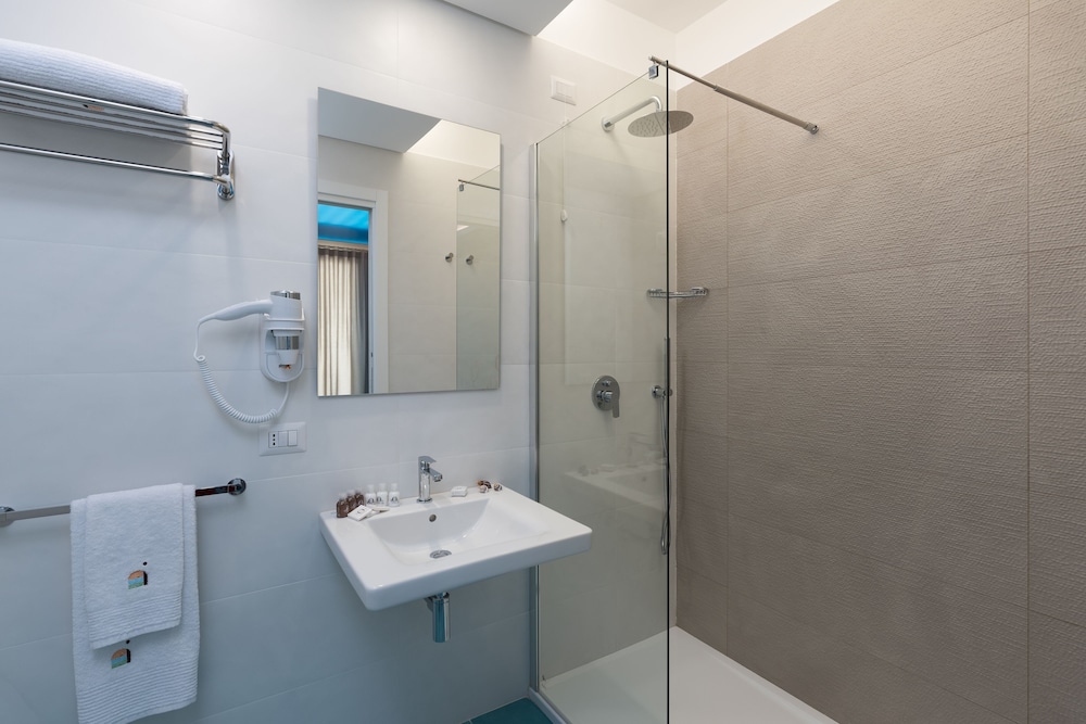 Deluxe Double Room, Accessible, Patio photo 3