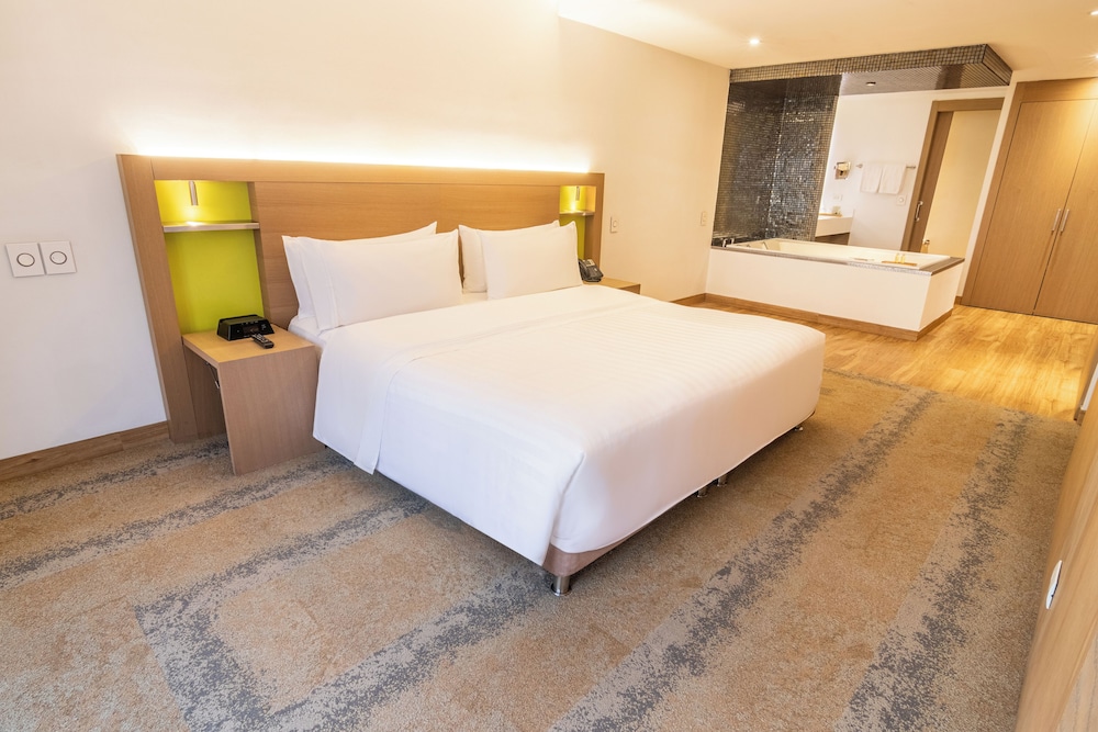 Junior Suite, Jetted Tub photo 1