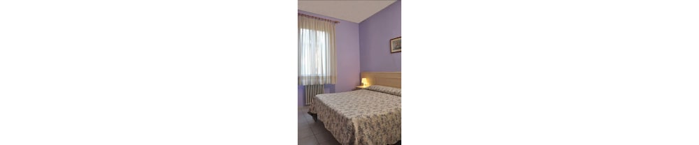 Economy Double Room, Shared Bathroom photo 3
