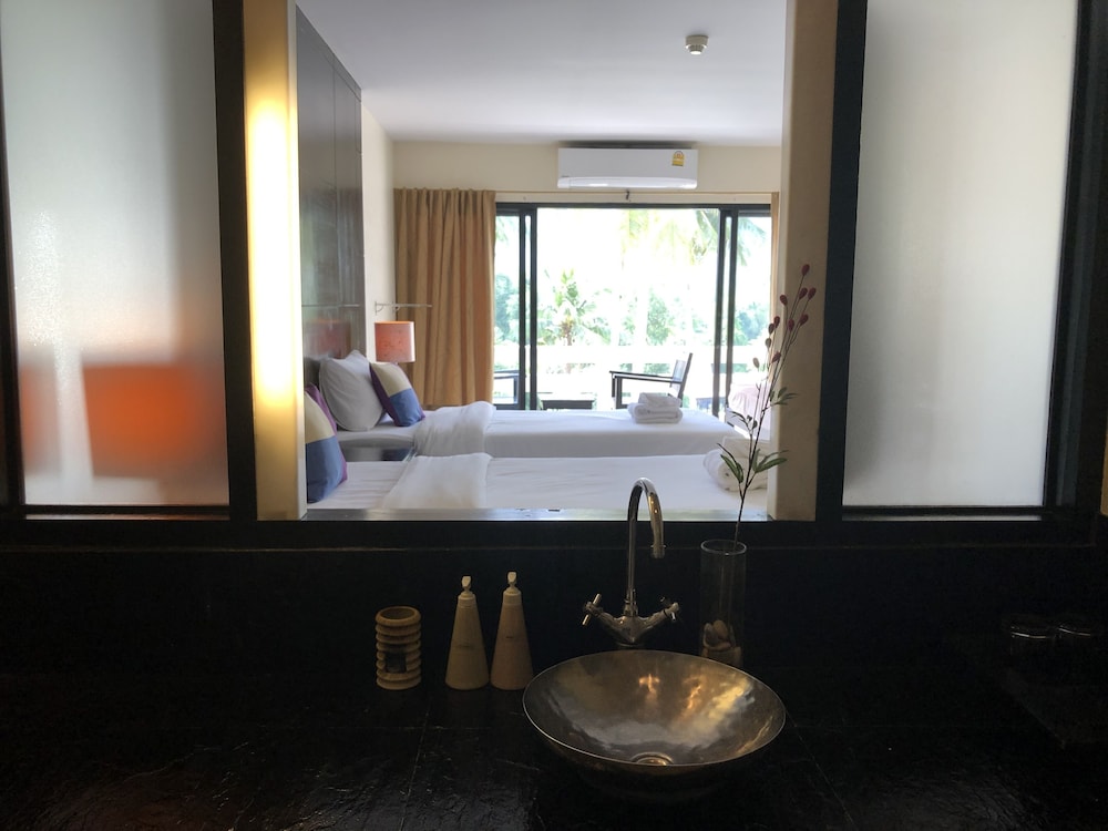Deluxe Double or Twin Room, Balcony - Photo 4