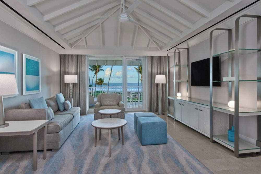Suite, 1 Bedroom, Oceanfront (Balcony) - Photo 2