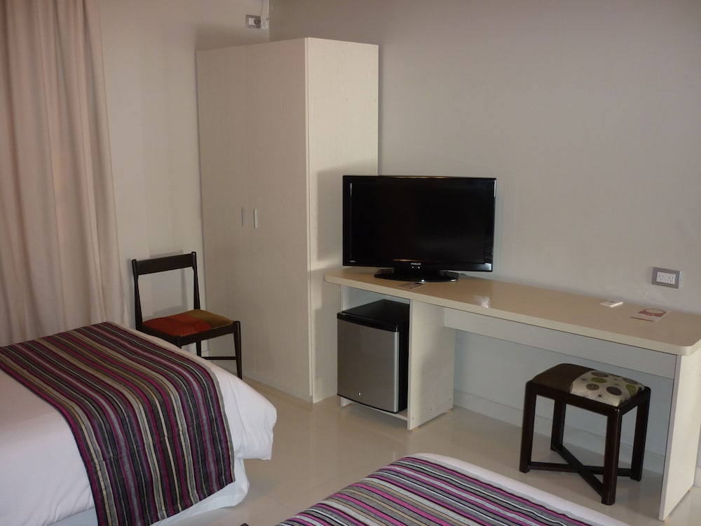 Standard Room, 2 Twin Beds photo 3