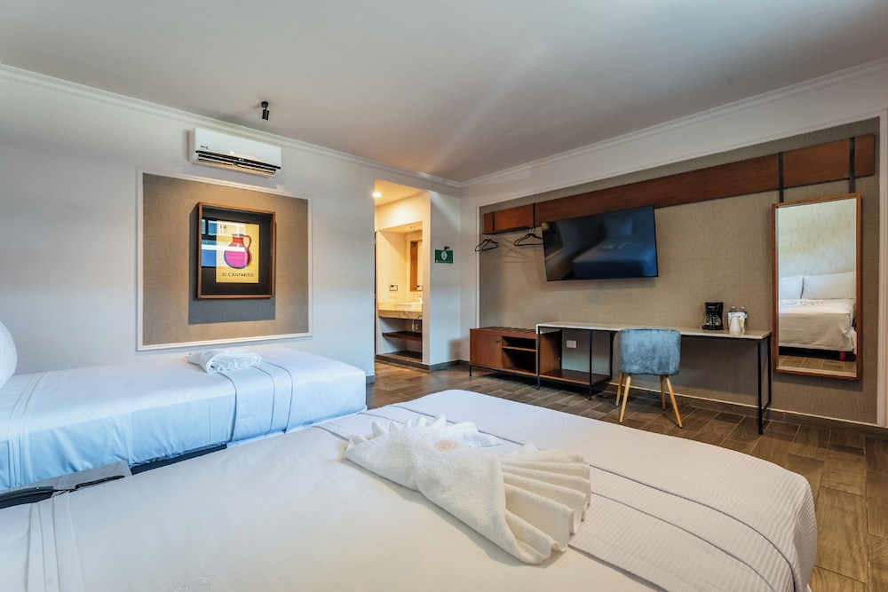 Double Room - Photo 7