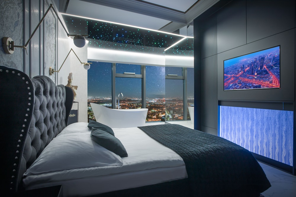 Deluxe Room with Bathtub