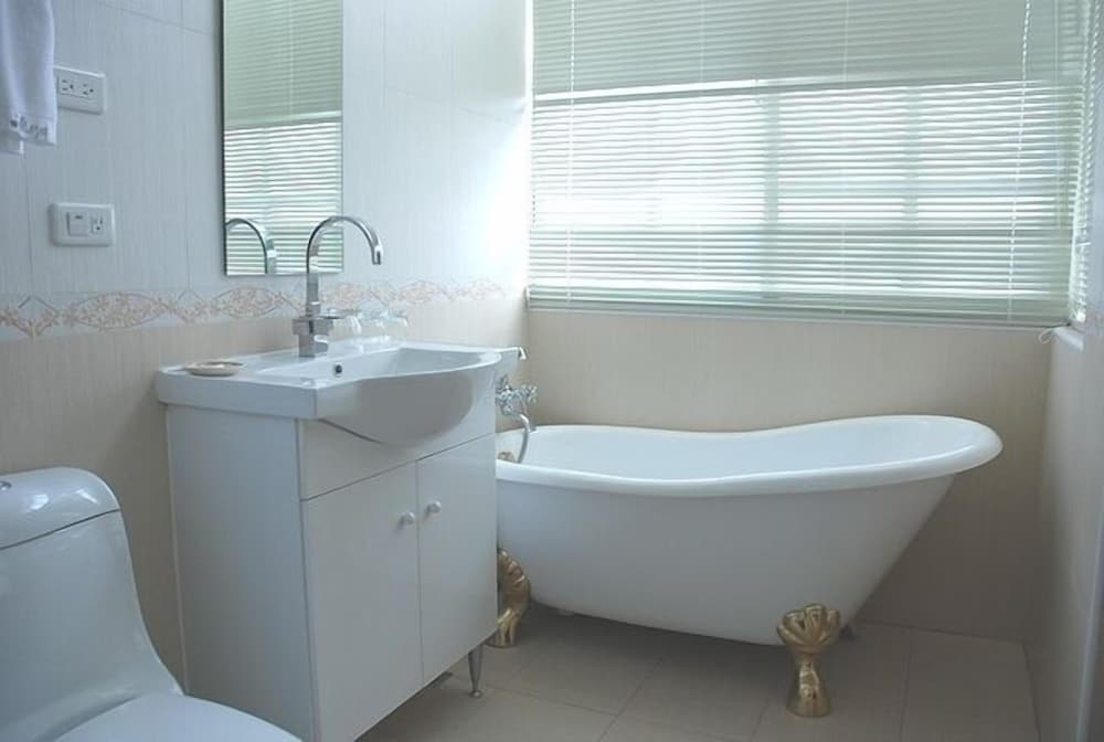 Standard Quadruple Room, 2 Double Beds photo 3