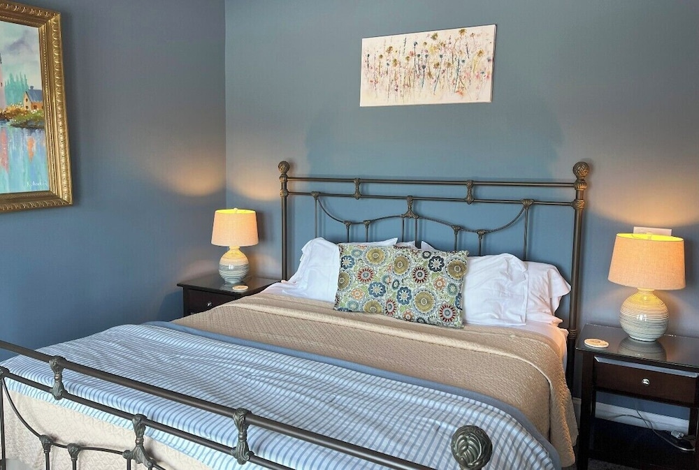 Suite, 1 King Bed, Ocean View photo 1