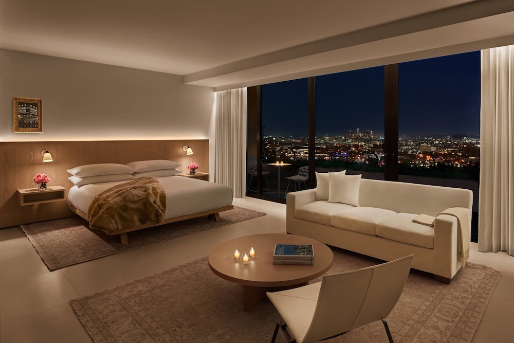 Loft, 1 King Bed, Terrace thumbnail 5