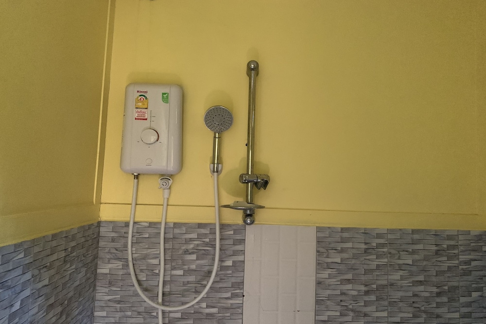 Superior Bungalow - Photo 3