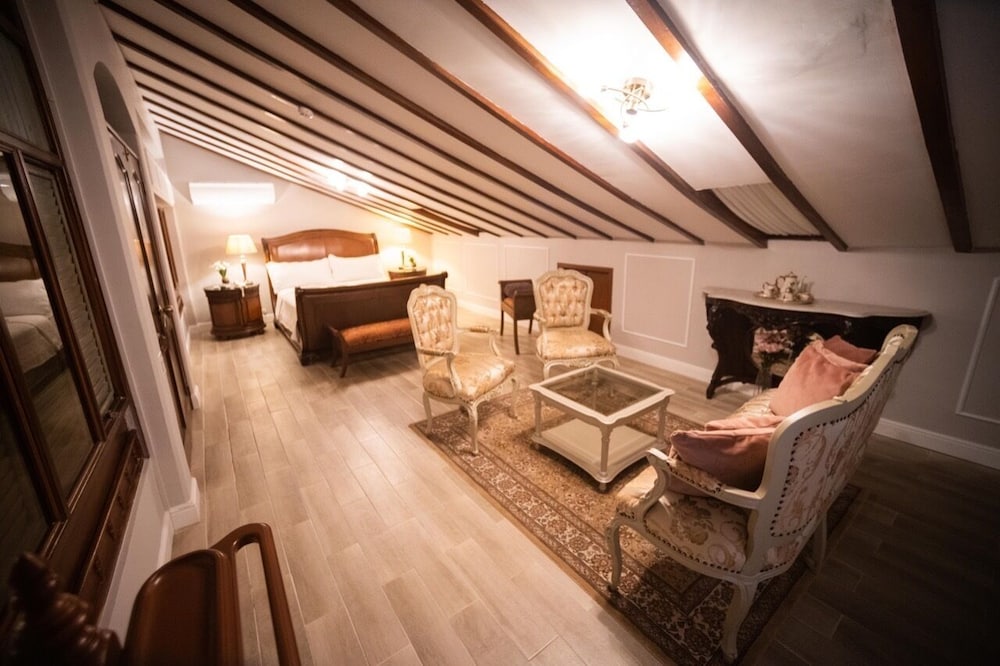 Luxury Studio Suite photo 2