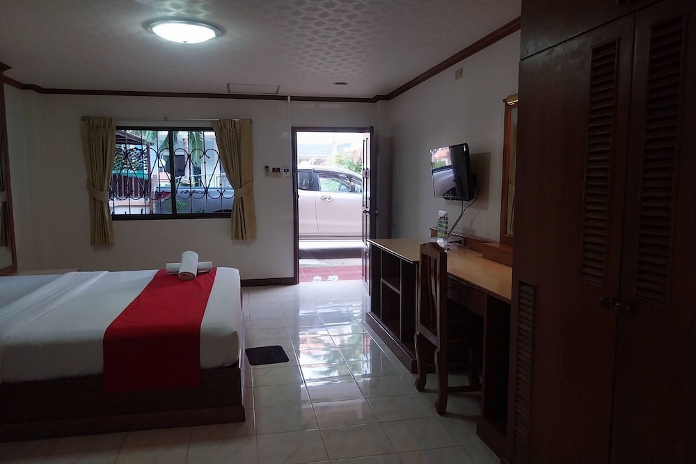 Deluxe Double Room - Photo 10