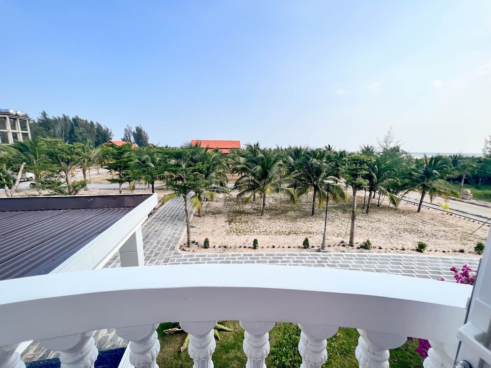 Superior Ocean View with Balcony photo 3
