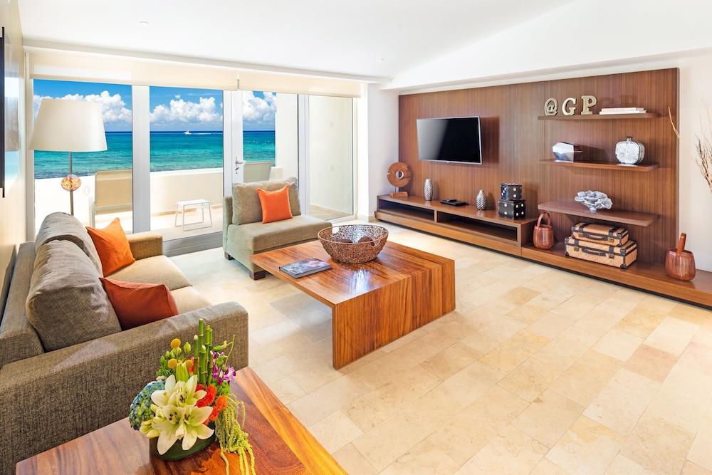Room, 1 King Bed, Club Lounge Access, Lagoon View (Lagoon View)