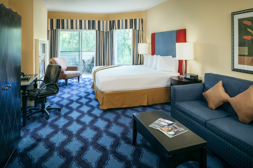 Executive Room, 1 King Bed with Sofa bed, Garden View (Non-Pet Friendly)