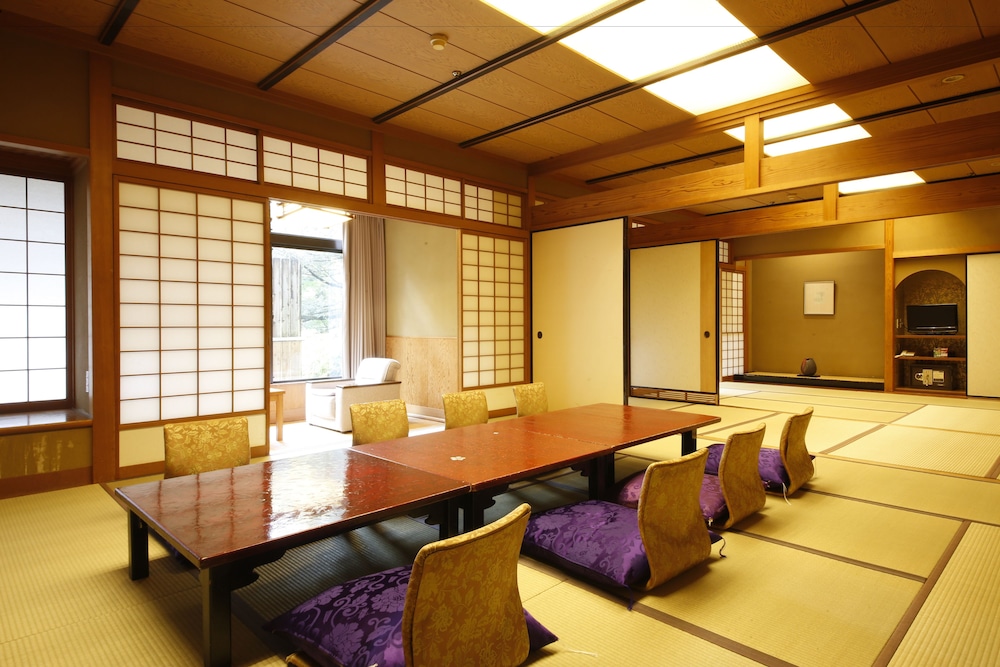 Japanese Style Room For 10 Person