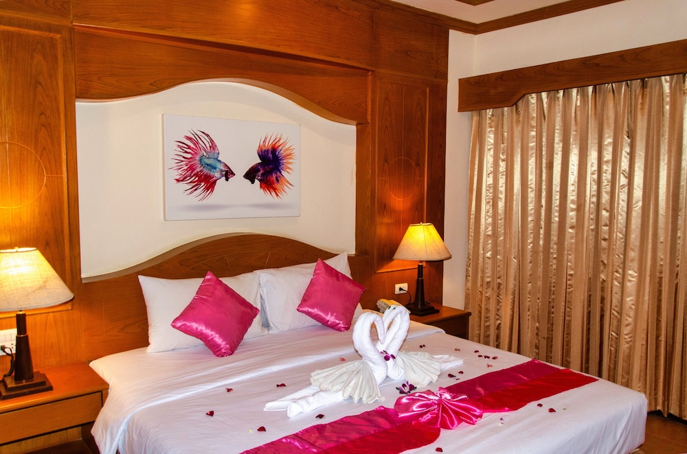 Deluxe Double Room - Photo 9
