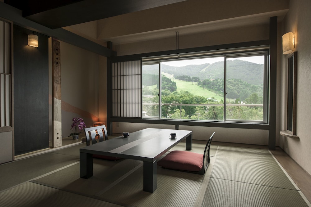 Japanese Style Room with 10 Tatami-mats, Deluxe Building Saison Court photo 3