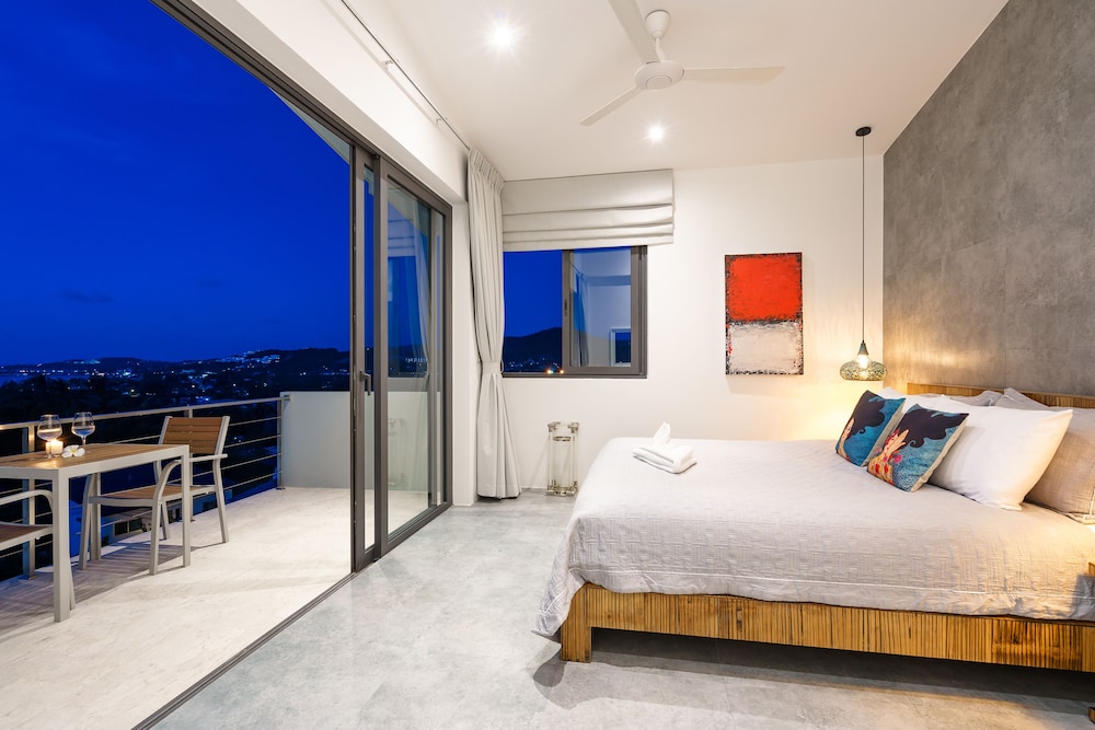 Luxury Villa photo 1