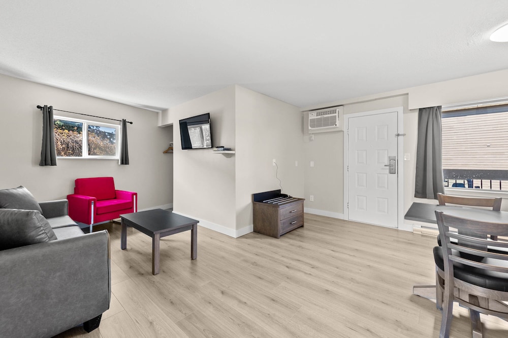 Business Room - Photo 3