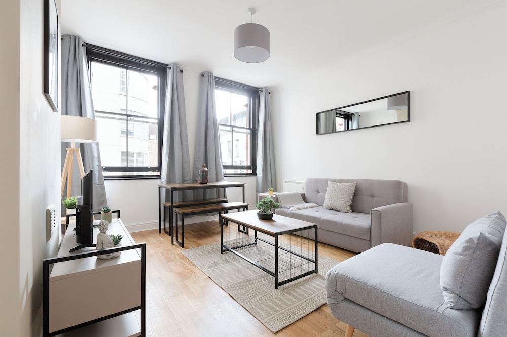 Apartment photo 1