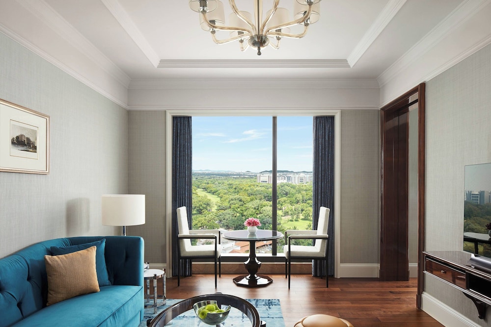 Executive Suite, 1 Bedroom - Photo 4